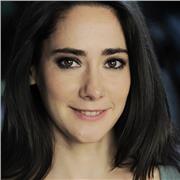 Profesora de yoga, Especializada en Ashtanga yoga, Yoga para Embarazadas y Yoga y mindfulness para niñ@s